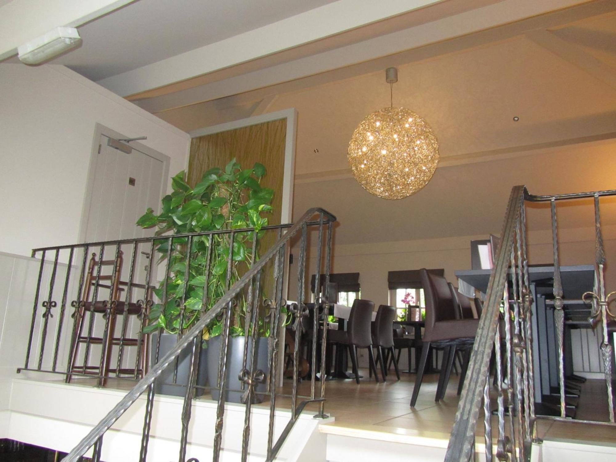 Hotel Klein Nederlo Vlezenbeek Екстериор снимка